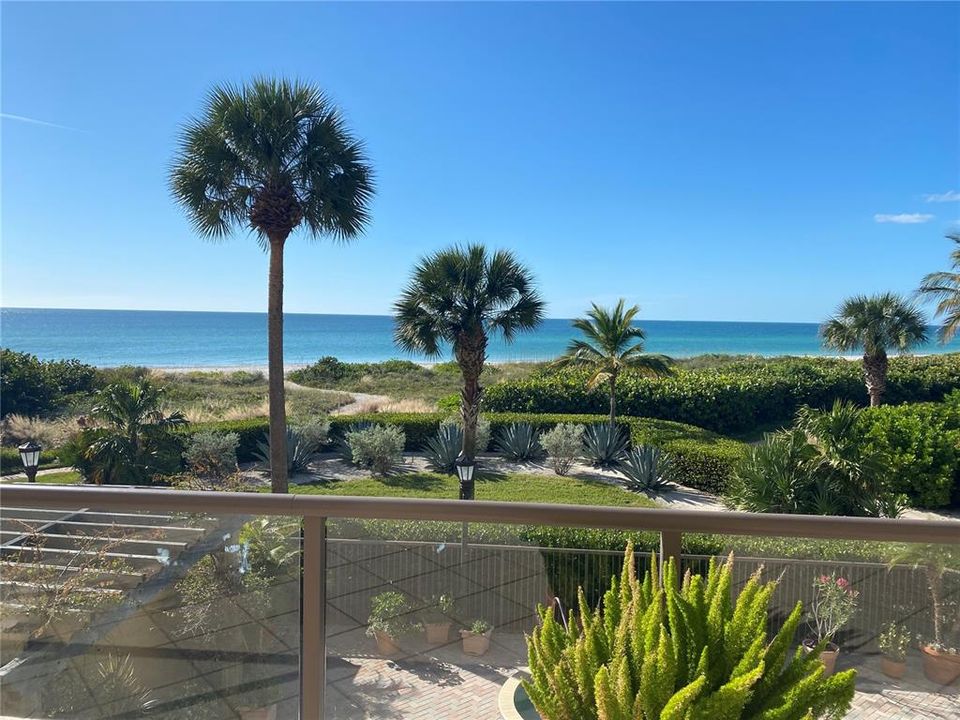 Recently Sold: $4,100,000 (3 beds, 3 baths, 3122 Square Feet)