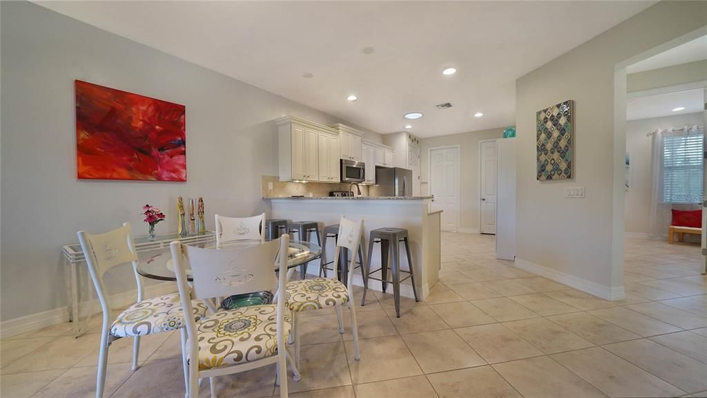 Recently Sold: $369,000 (2 beds, 2 baths, 1454 Square Feet)