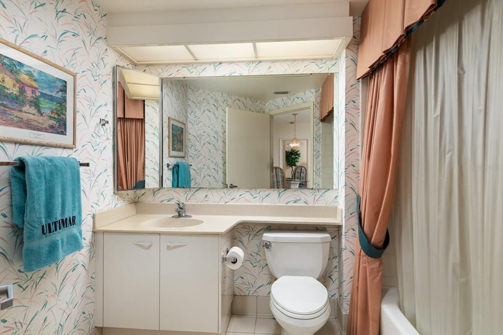 最近售出: $700,000 (2 贝兹, 2 浴室, 1377 平方英尺)