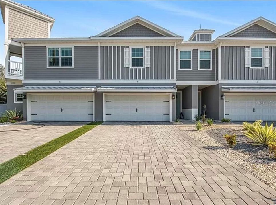 Vendido Recientemente: $565,000 (3 camas, 2 baños, 1816 Pies cuadrados)