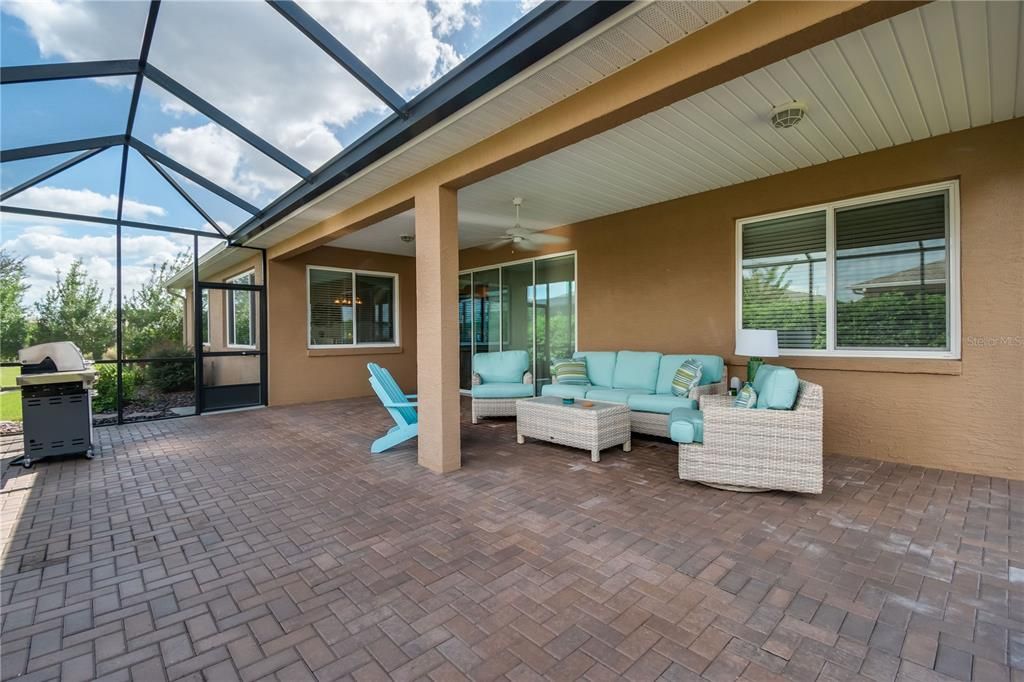 Recently Sold: $600,000 (3 beds, 2 baths, 2650 Square Feet)