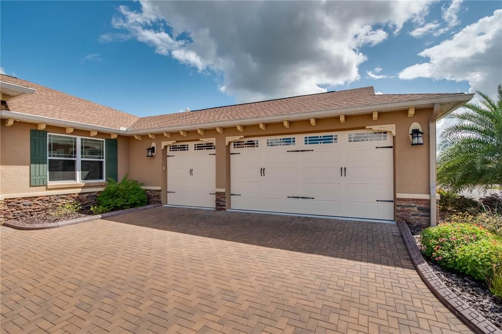 Recently Sold: $600,000 (3 beds, 2 baths, 2650 Square Feet)
