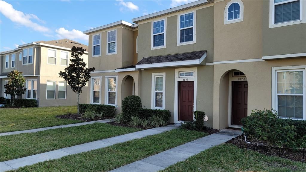 Recently Rented: $1,650 (2 beds, 2 baths, 1200 Square Feet)