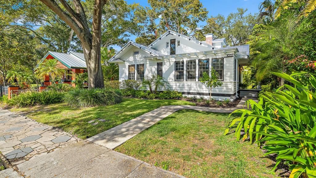 Recently Sold: $725,000 (3 beds, 2 baths, 1842 Square Feet)
