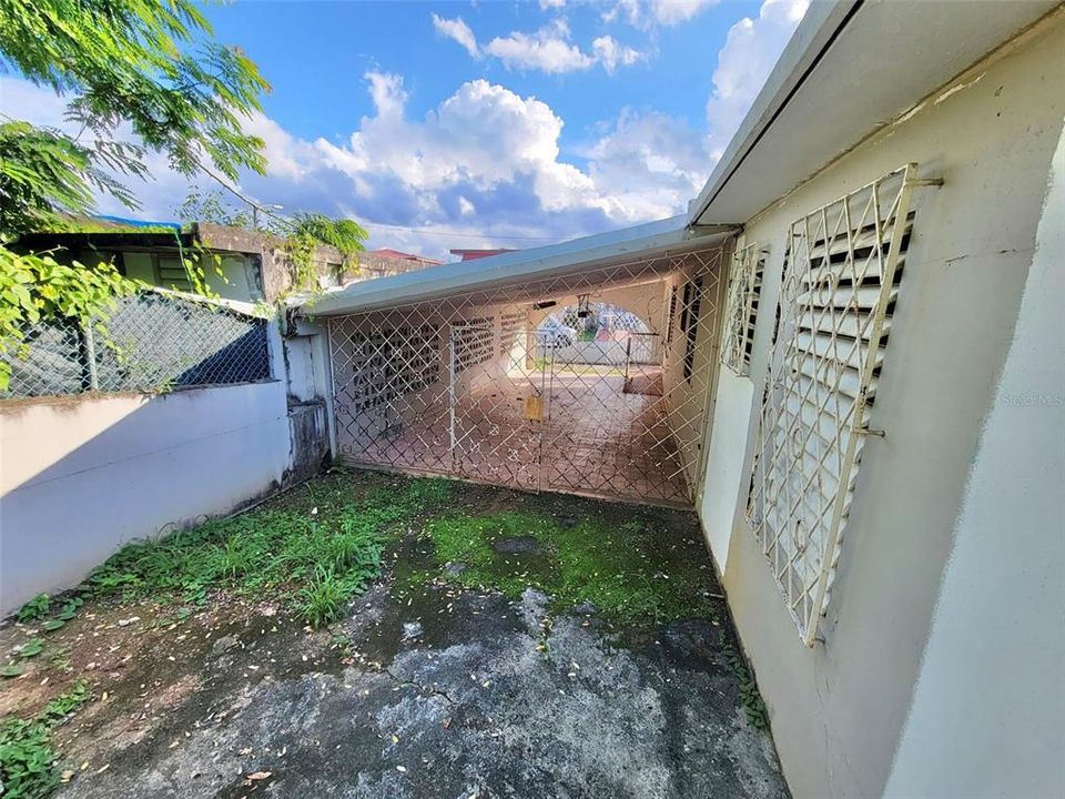 Vendido Recientemente: $124,000 (4 camas, 2 baños, 1100 Pies cuadrados)