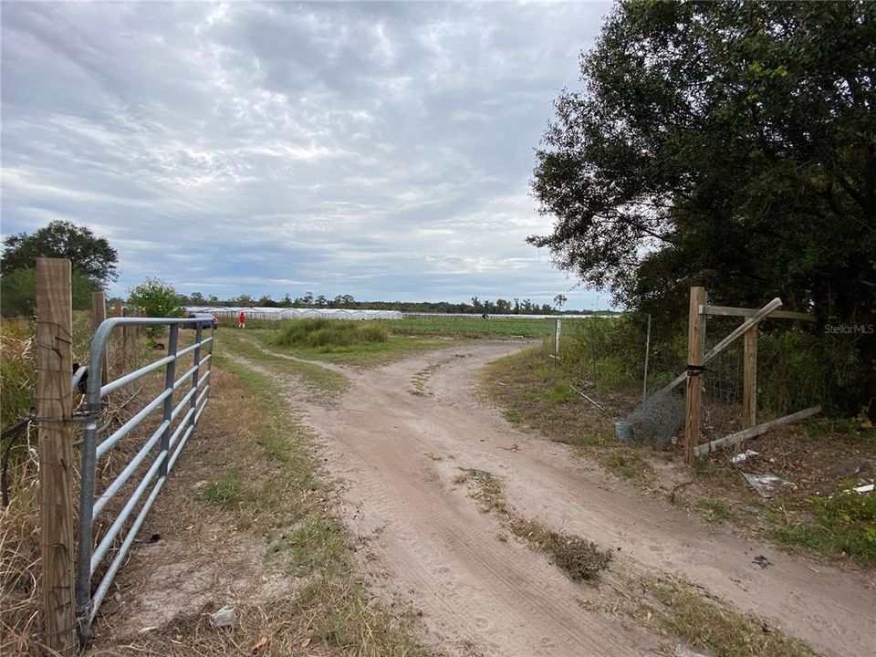 Недавно продано: $1,600,000 (28.71 acres)