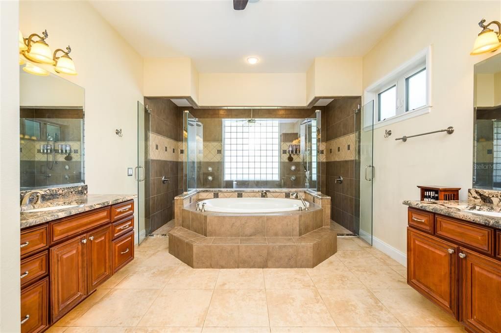 Недавно продано: $799,900 (4 спален, 3 ванн, 2718 Квадратных фут)