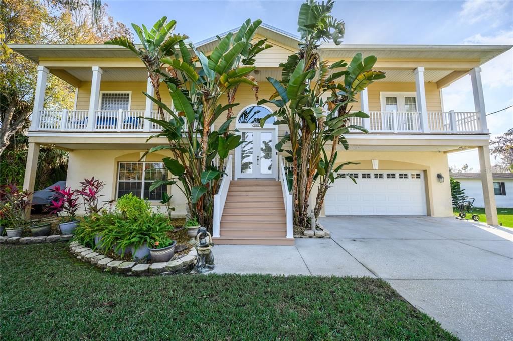 Recently Sold: $799,900 (4 beds, 3 baths, 2718 Square Feet)