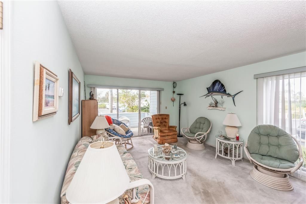 Recently Sold: $259,900 (2 beds, 2 baths, 1004 Square Feet)