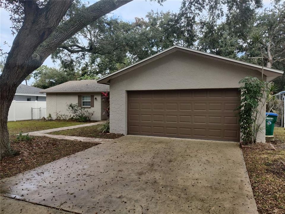 Recently Rented: $2,050 (3 beds, 2 baths, 1664 Square Feet)