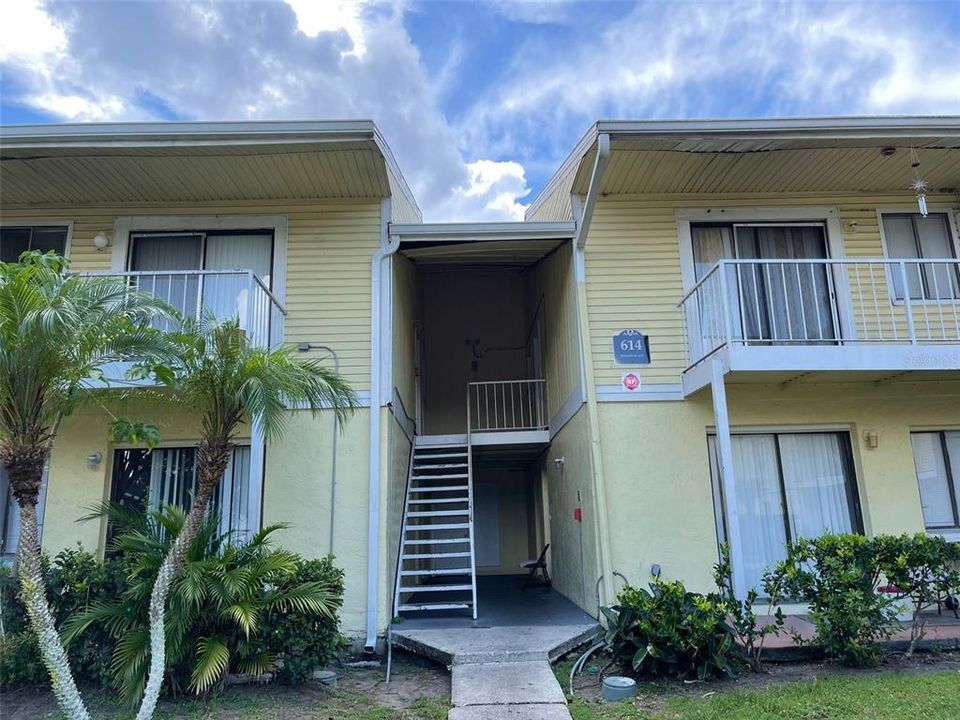 Recently Sold: $105,000 (2 beds, 2 baths, 991 Square Feet)