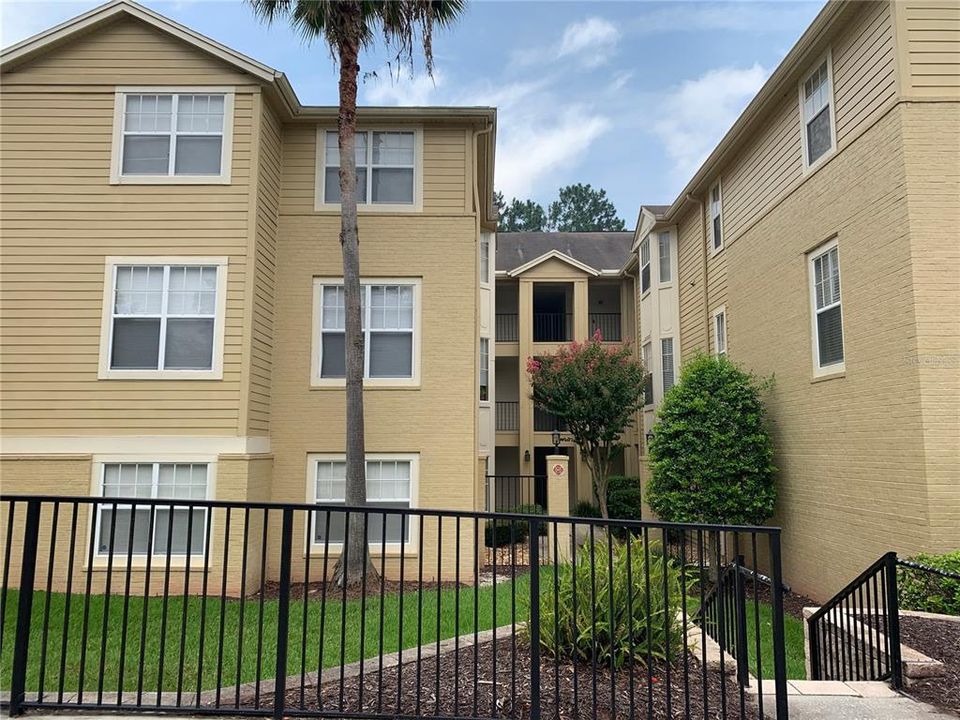 Recently Rented: $1,425 (2 beds, 2 baths, 1274 Square Feet)