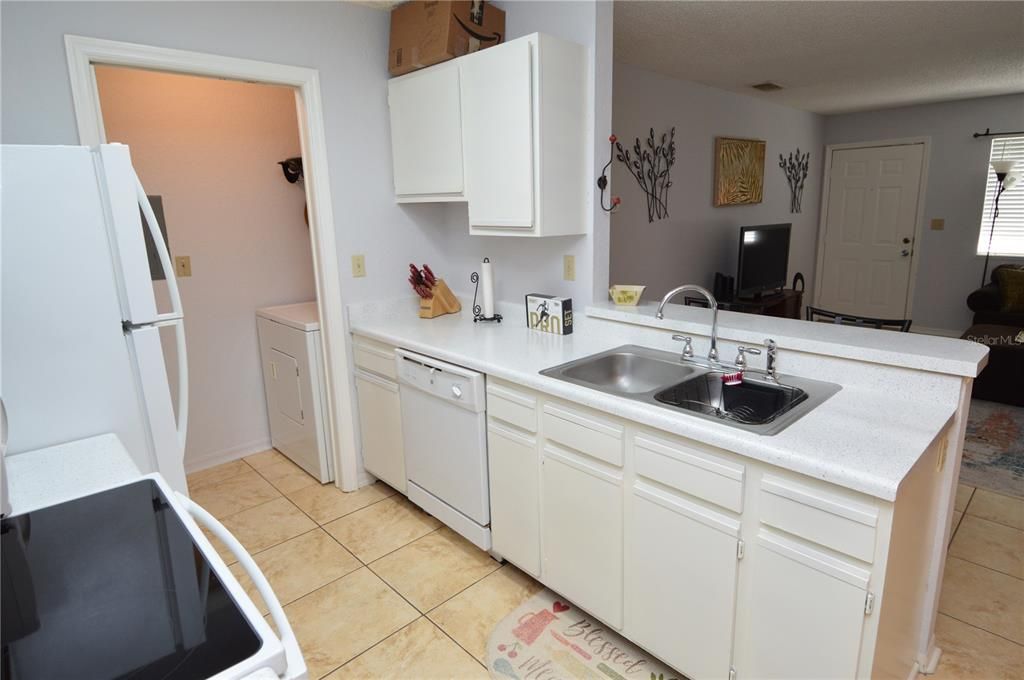Recently Rented: $2,250 (2 beds, 2 baths, 1028 Square Feet)