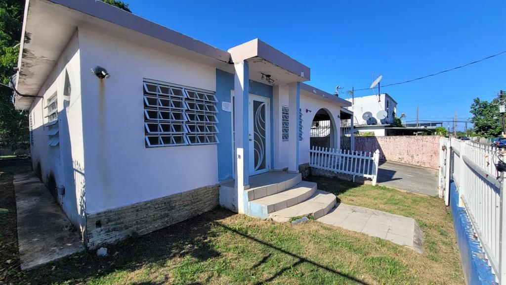 Recently Sold: $73,400 (3 beds, 1 baths, 950 Square Feet)