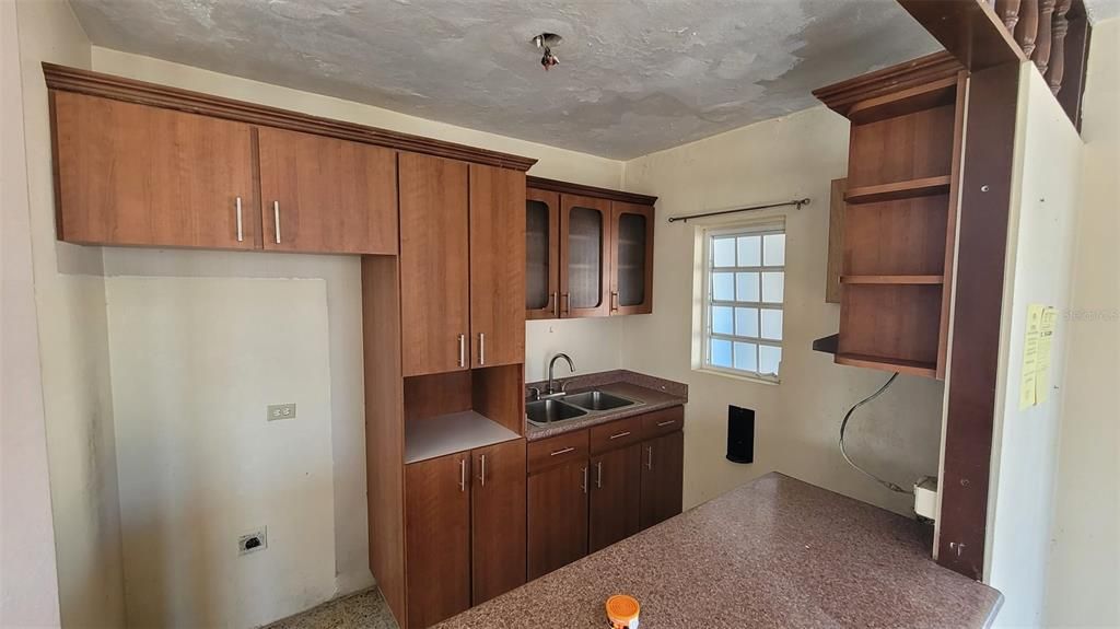 Vendido Recientemente: $73,400 (3 camas, 1 baños, 950 Pies cuadrados)