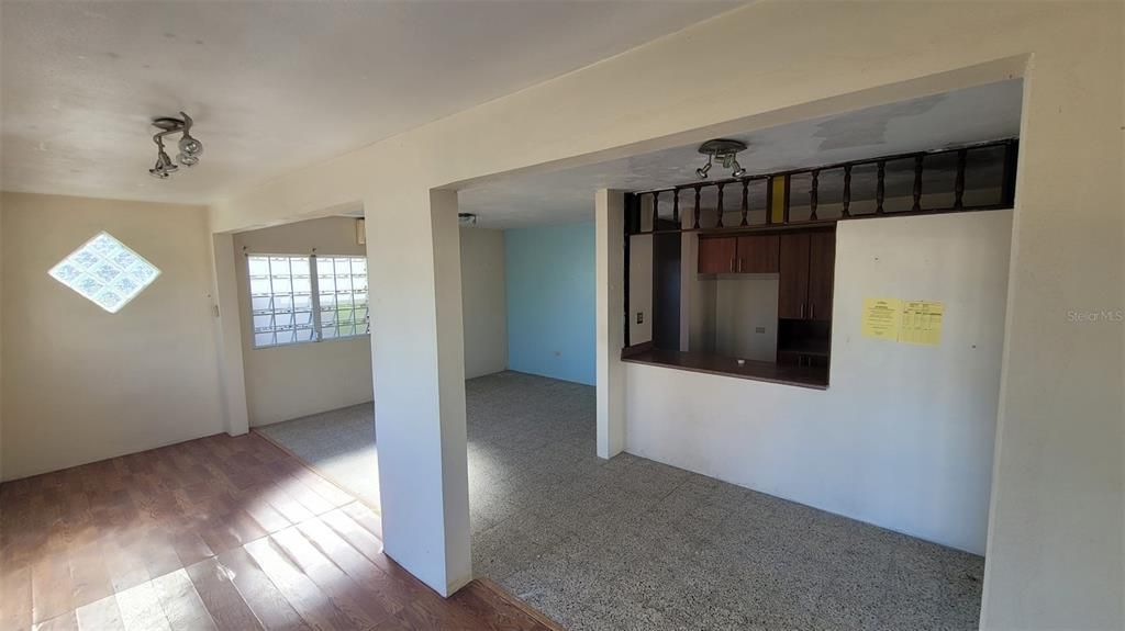 Vendido Recientemente: $73,400 (3 camas, 1 baños, 950 Pies cuadrados)