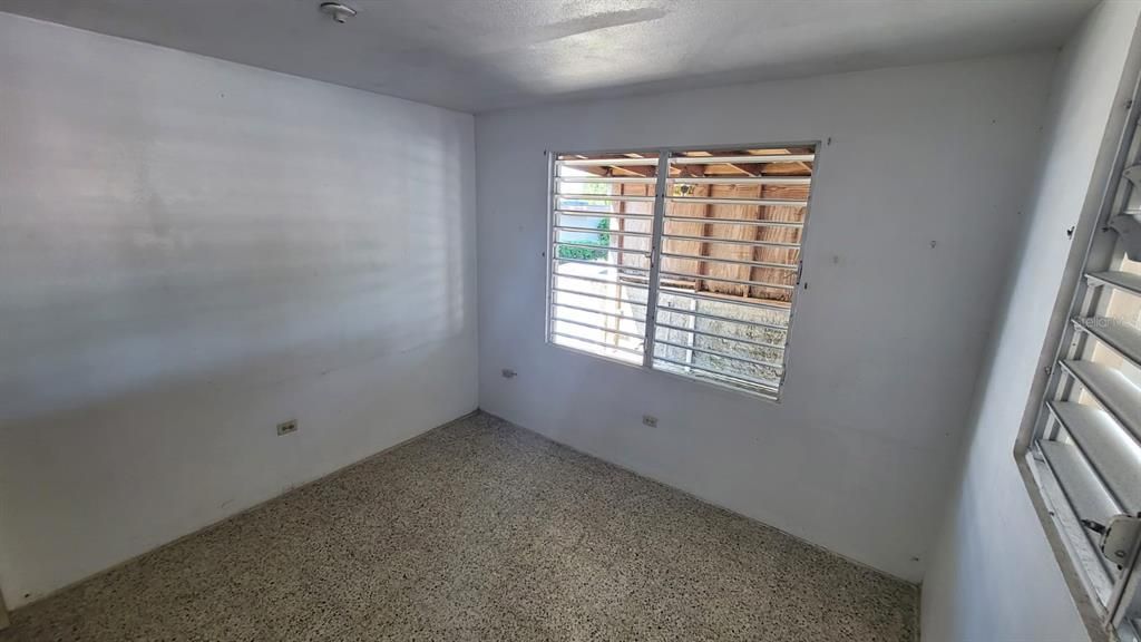 Vendido Recientemente: $73,400 (3 camas, 1 baños, 950 Pies cuadrados)