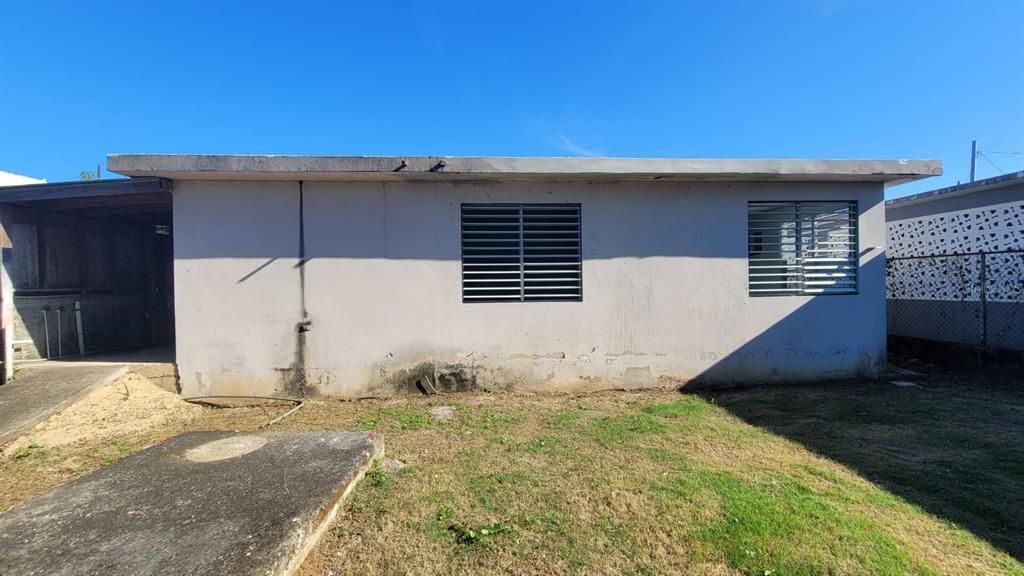 Vendido Recientemente: $73,400 (3 camas, 1 baños, 950 Pies cuadrados)