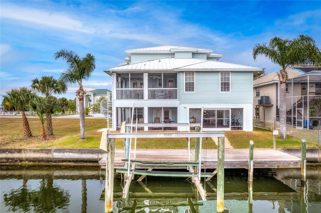 Recently Sold: $799,000 (3 beds, 2 baths, 2281 Square Feet)