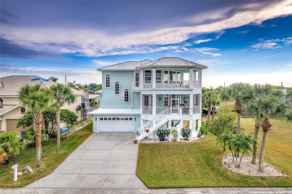 Recently Sold: $799,000 (3 beds, 2 baths, 2281 Square Feet)