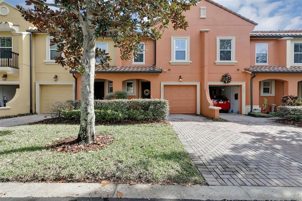Front elevation Unit with closed garage door