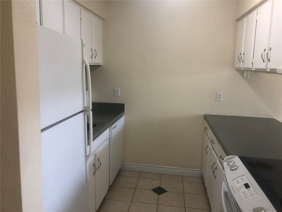 Recently Rented: $950 (1 beds, 1 baths, 768 Square Feet)