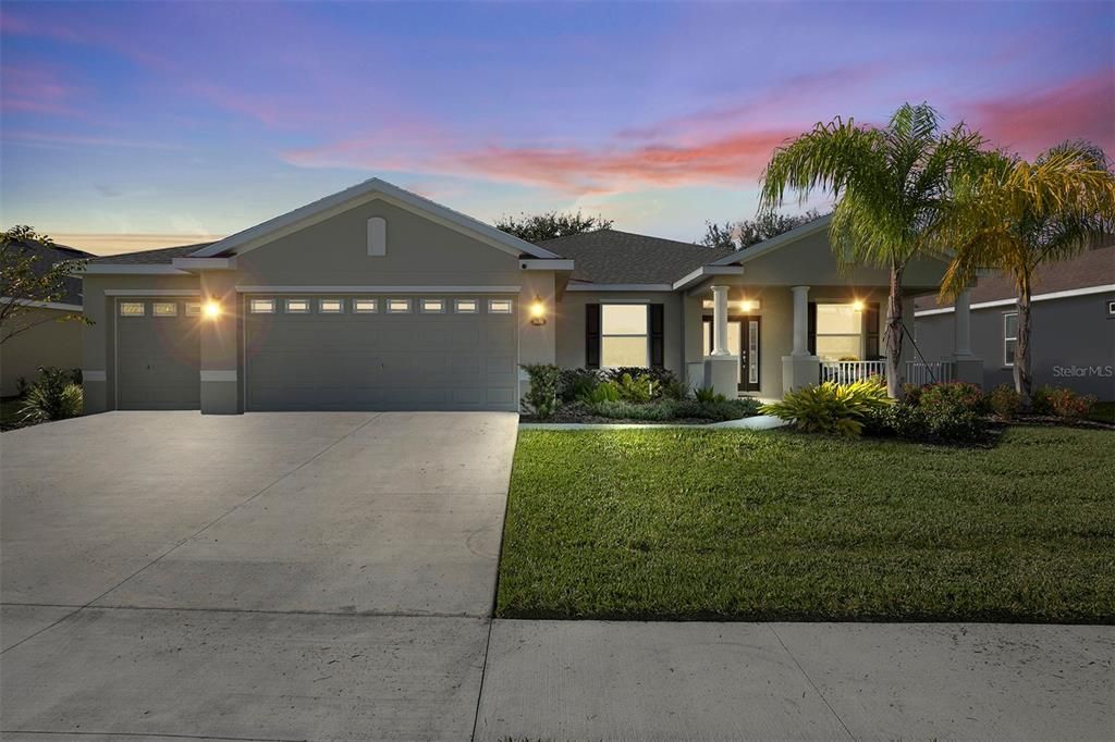 Recently Sold: $510,000 (4 beds, 3 baths, 2565 Square Feet)