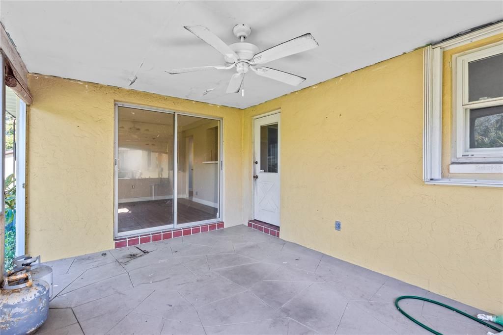 Recently Sold: $200,000 (3 beds, 2 baths, 1676 Square Feet)