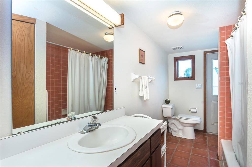 Recently Sold: $2,295,000 (3 beds, 2 baths, 1671 Square Feet)