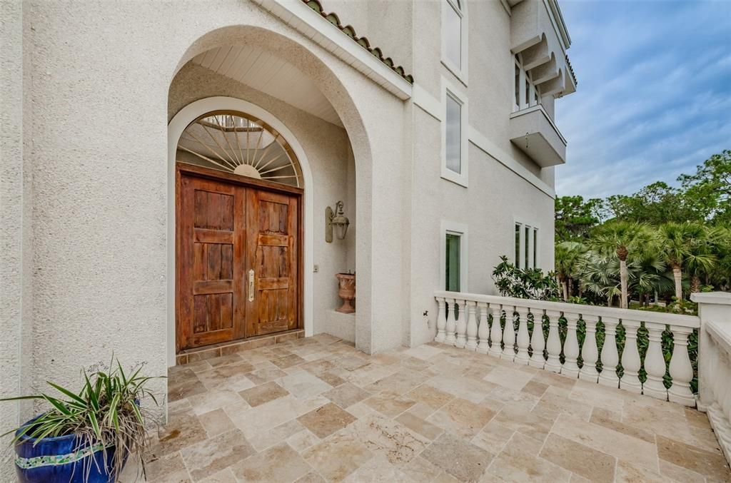 Recently Sold: $2,700,000 (3 beds, 4 baths, 6738 Square Feet)