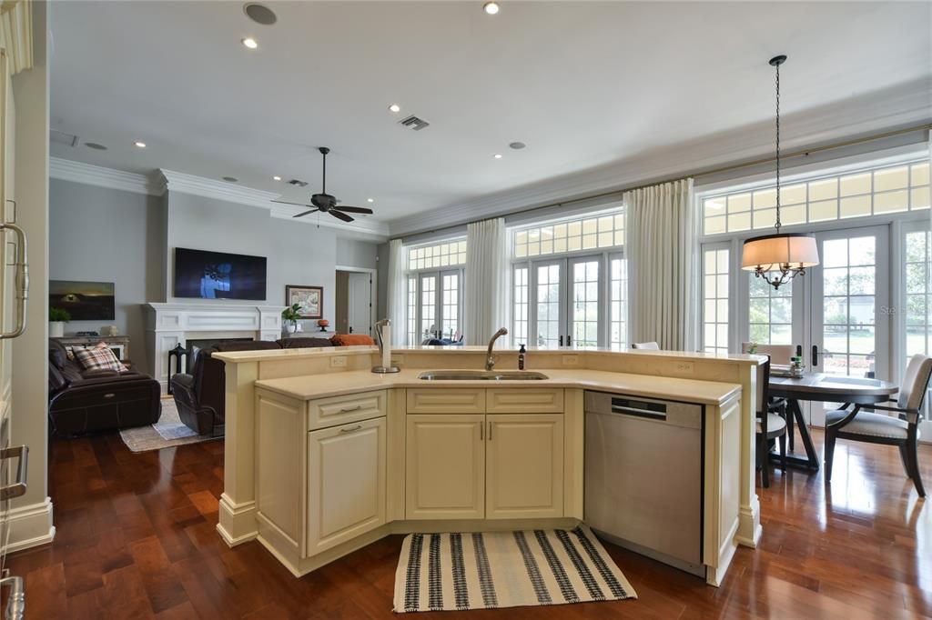 Recently Sold: $1,375,000 (3 beds, 3 baths, 2688 Square Feet)