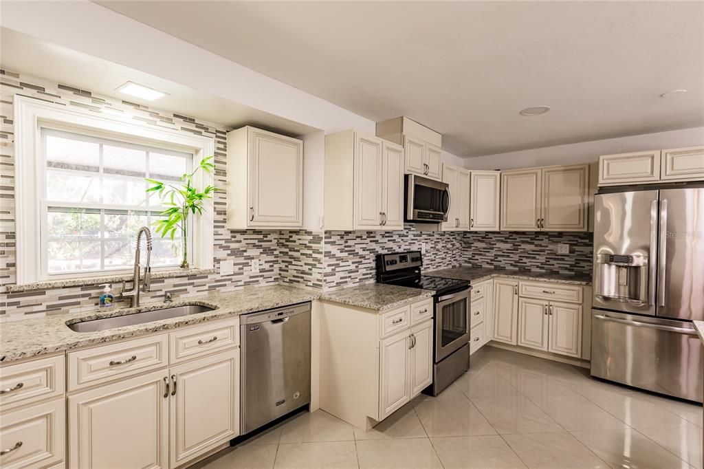 Recently Sold: $525,000 (3 beds, 2 baths, 1683 Square Feet)