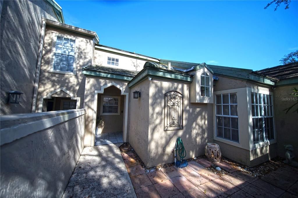 Recently Sold: $265,000 (2 beds, 2 baths, 1154 Square Feet)