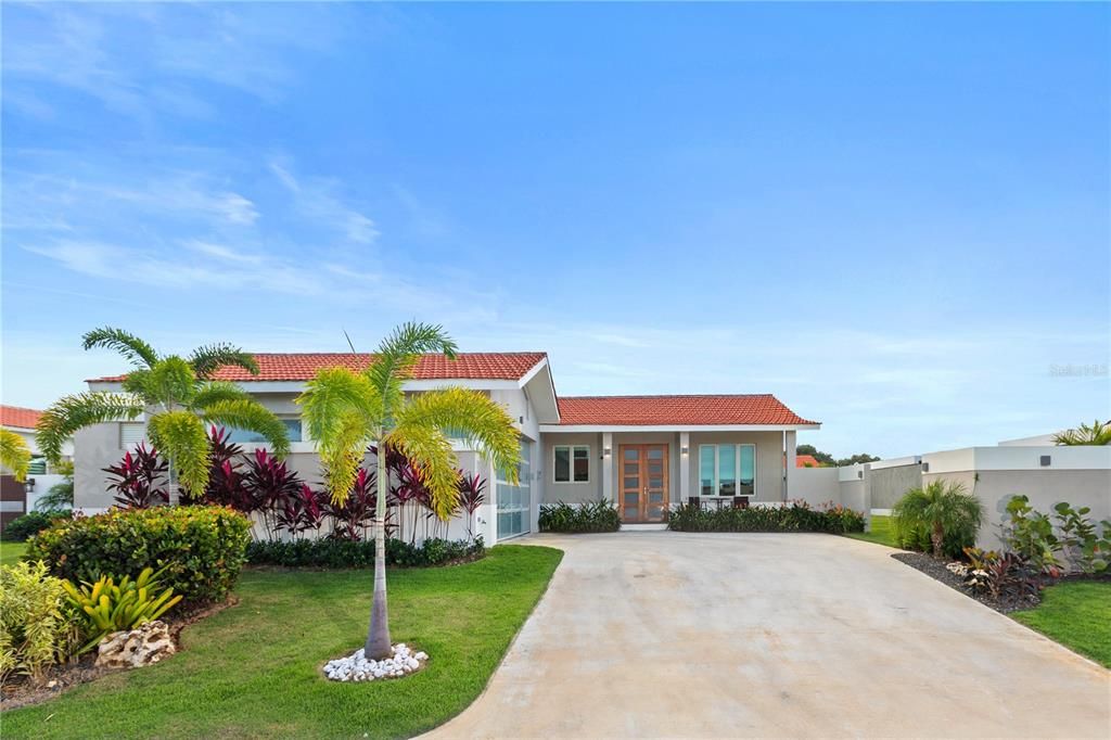 Recently Sold: $1,800,000 (4 beds, 4 baths, 2550 Square Feet)