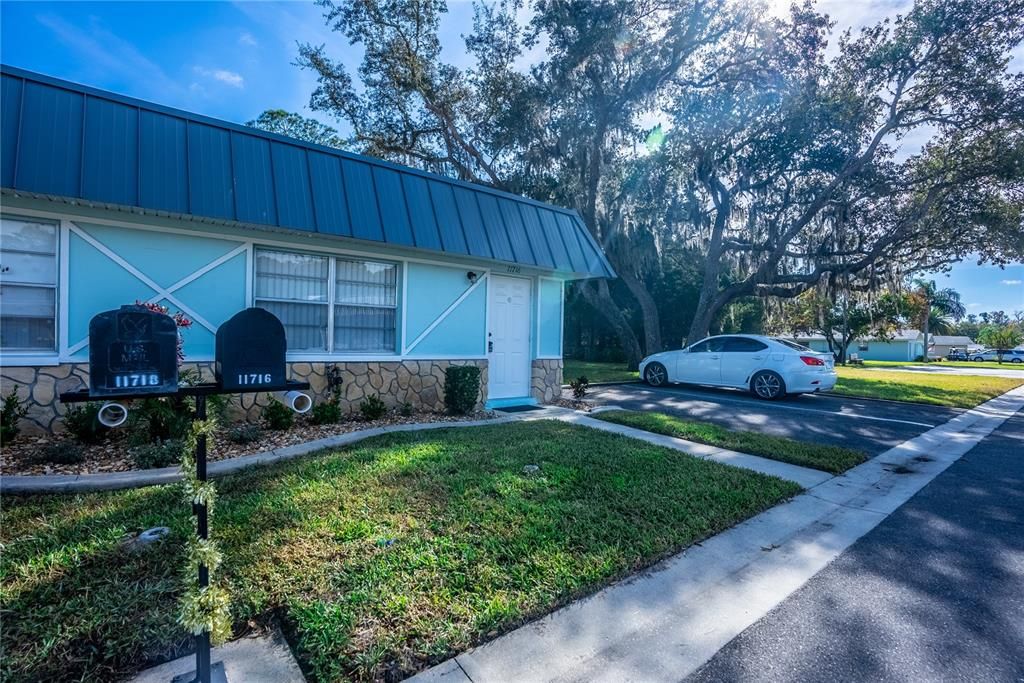 Recently Sold: $80,000 (1 beds, 1 baths, 779 Square Feet)