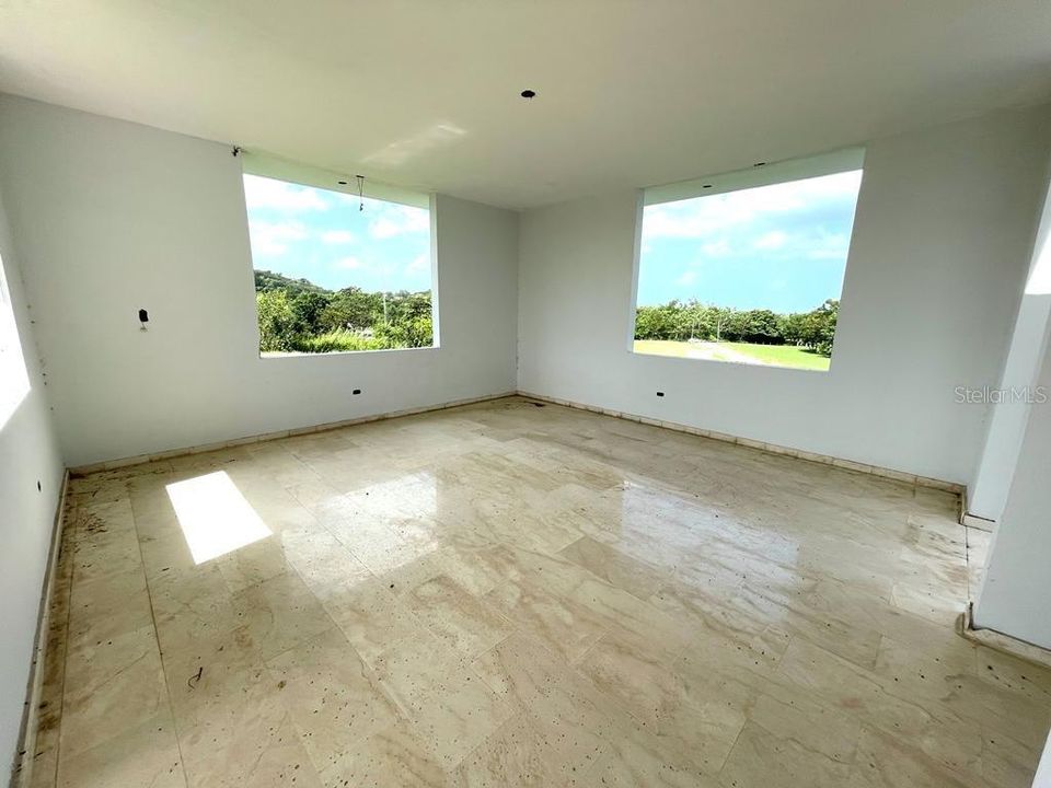 For Sale: $1,900,000 (5 beds, 4 baths, 7500 Square Feet)