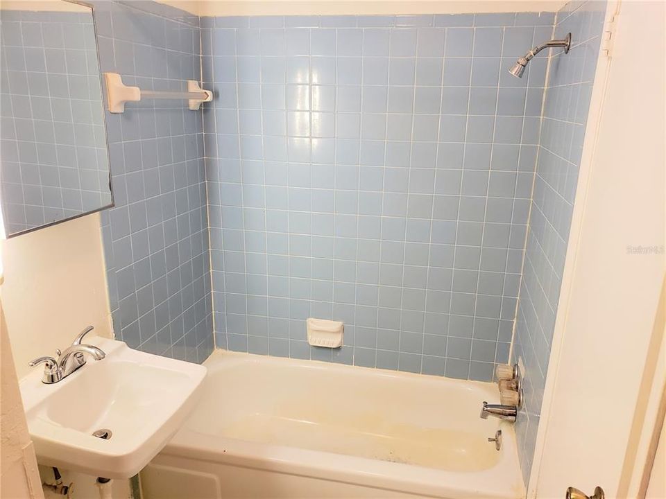 最近租的: $850 (1 贝兹, 1 浴室, 625 平方英尺)