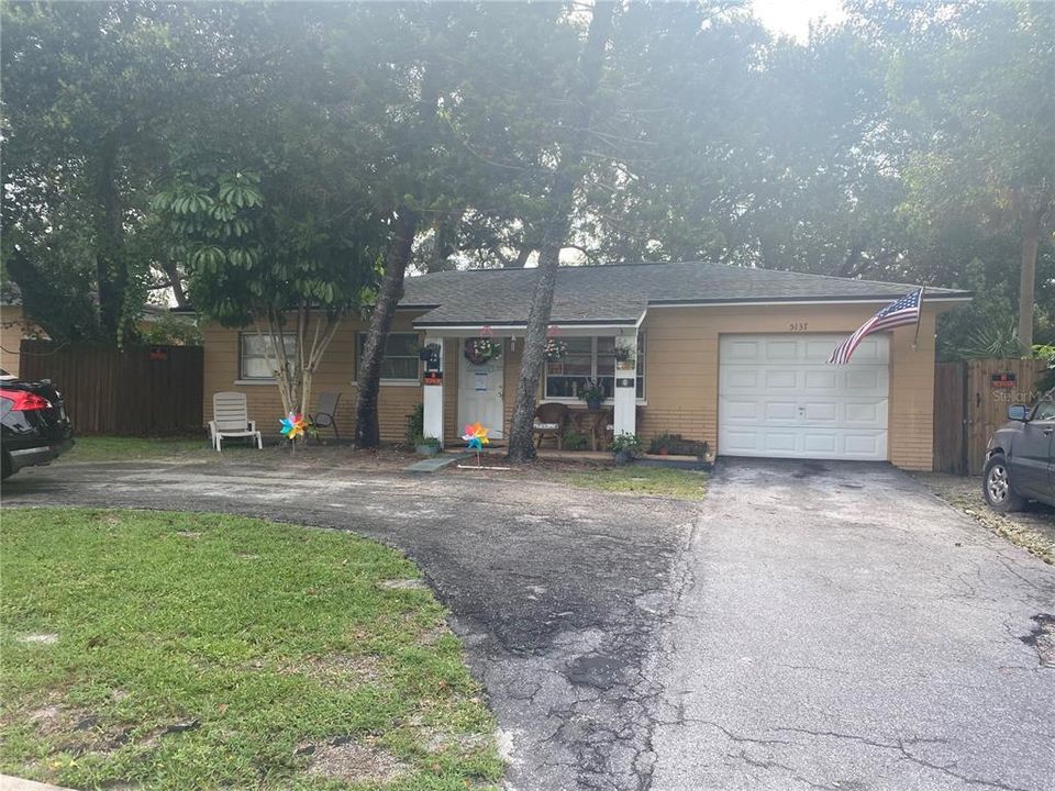 Recently Sold: $260,000 (3 beds, 1 baths, 832 Square Feet)