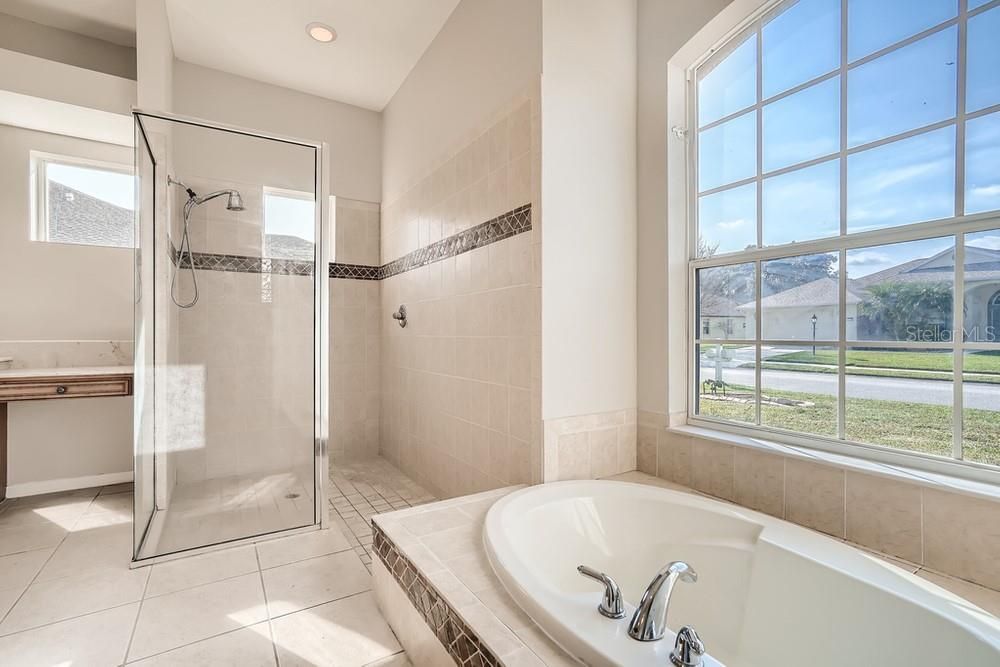 最近售出: $564,900 (3 贝兹, 3 浴室, 2629 平方英尺)