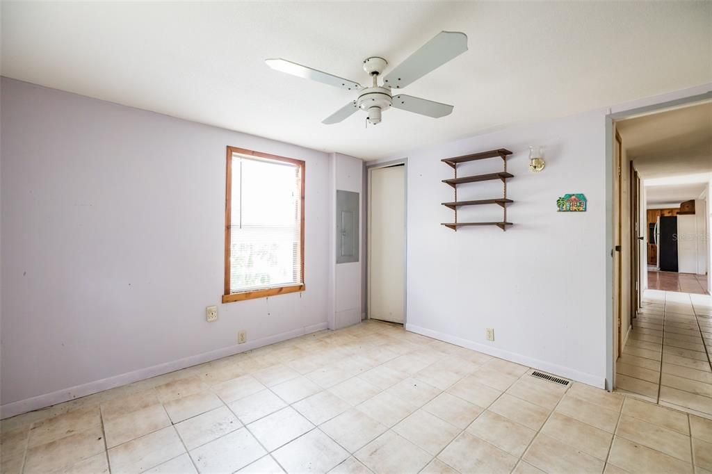 Recently Sold: $175,000 (3 beds, 2 baths, 1368 Square Feet)