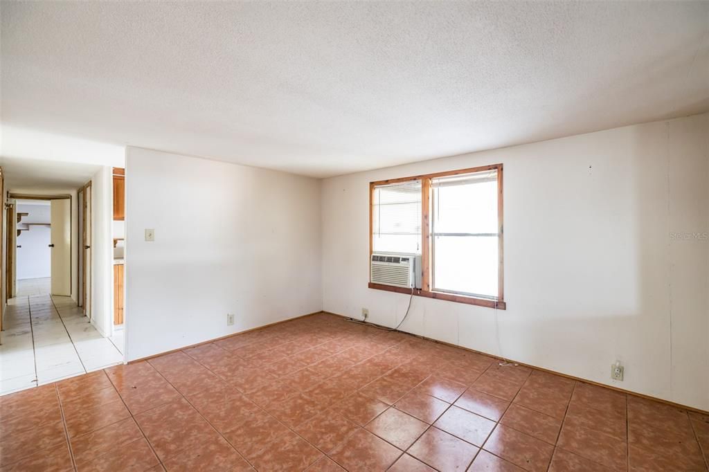 Recently Sold: $175,000 (3 beds, 2 baths, 1368 Square Feet)