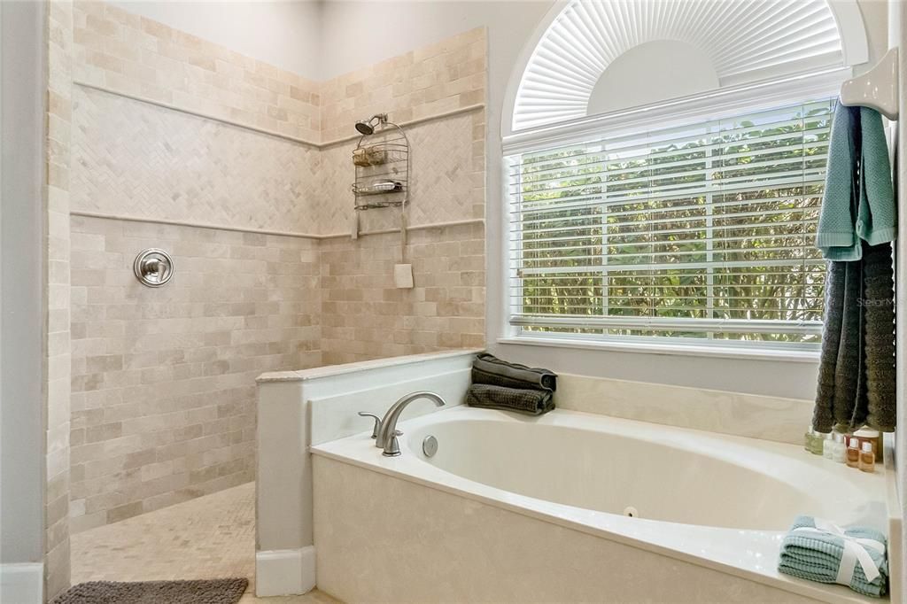 Недавно арендовано: $4,000 (4 спален, 3 ванн, 3538 Квадратных фут)