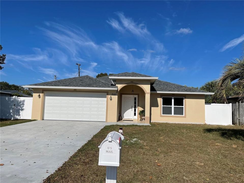 Recently Sold: $240,000 (3 beds, 2 baths, 1642 Square Feet)