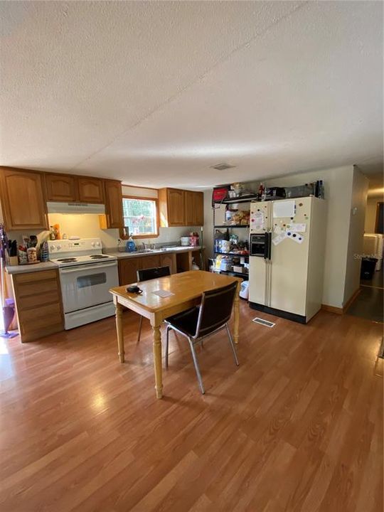 Recently Sold: $55,000 (2 beds, 1 baths, 784 Square Feet)