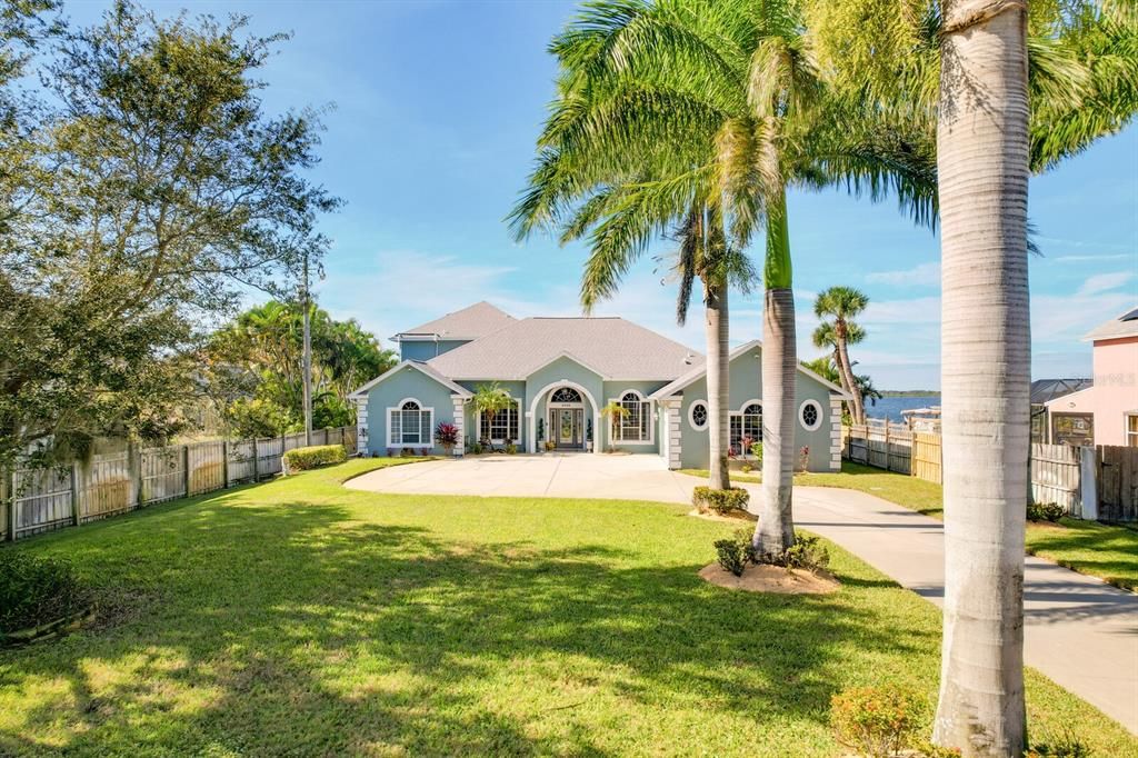 Recently Sold: $1,499,999 (4 beds, 4 baths, 3701 Square Feet)