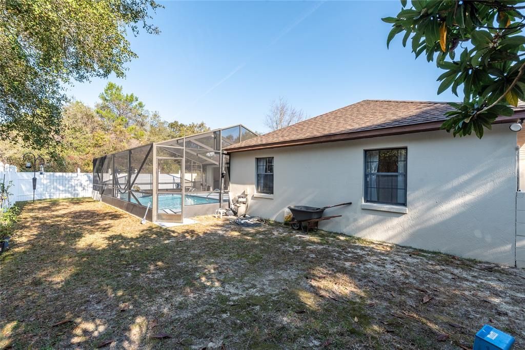 Recently Sold: $344,900 (4 beds, 2 baths, 2425 Square Feet)