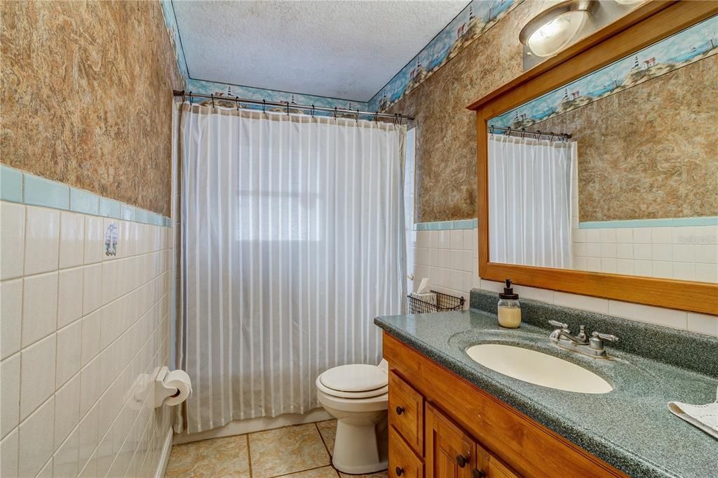 最近售出: $320,000 (4 贝兹, 2 浴室, 2158 平方英尺)