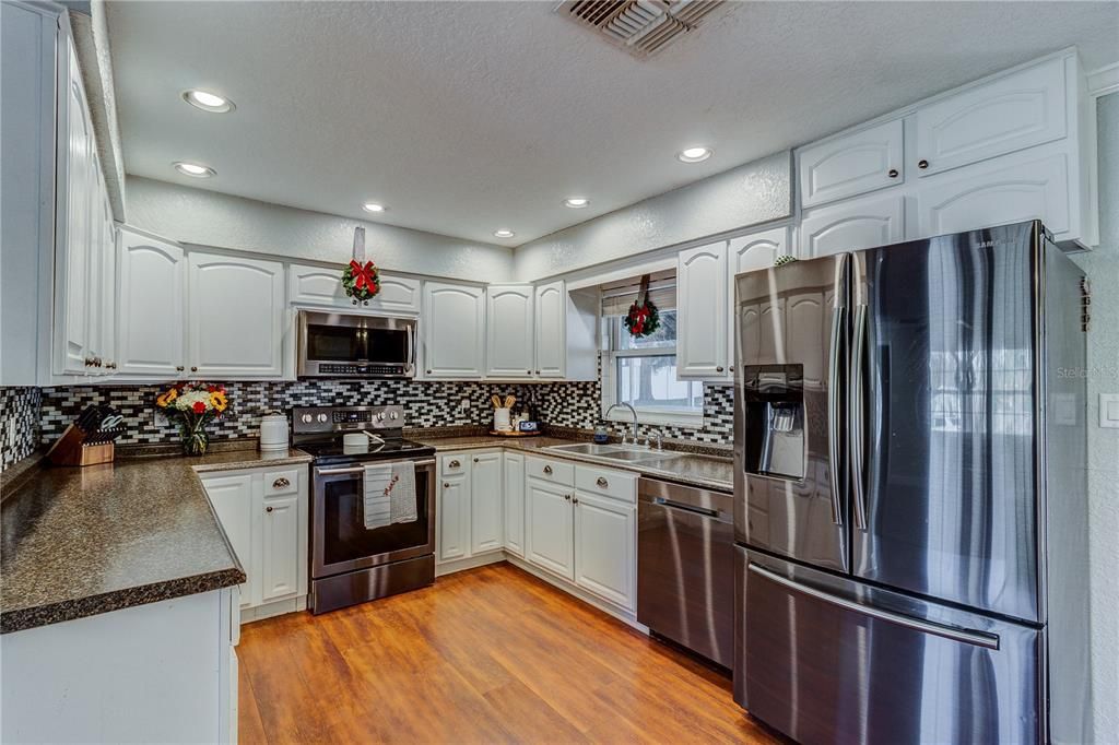 Recently Sold: $320,000 (4 beds, 2 baths, 2158 Square Feet)