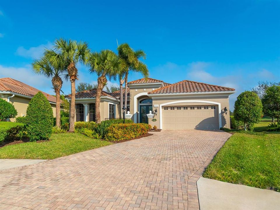 Recently Sold: $1,025,000 (3 beds, 3 baths, 2674 Square Feet)