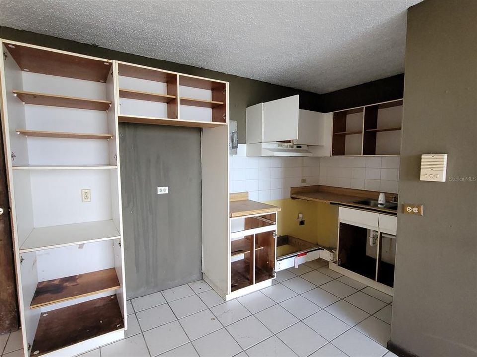 Vendido Recientemente: $62,000 (3 camas, 1 baños, 794 Pies cuadrados)